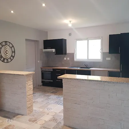 Apartment Spacieux Et Confortable A Clermont-dessous, Terrasse *