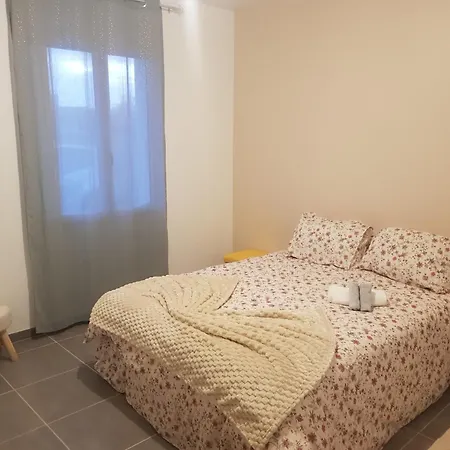 Apartment Spacieux Et Confortable A Clermont-dessous, Terrasse Clermont-Dessous